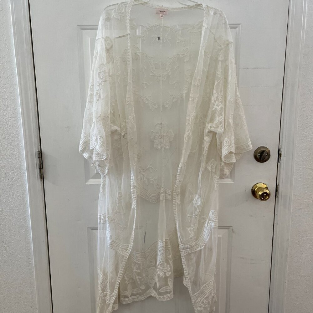 Dizzy Gal Woman's Plus-Size Ivory Floral Lace Open-Front Kimono Sz 1x - Picture 2 of 13